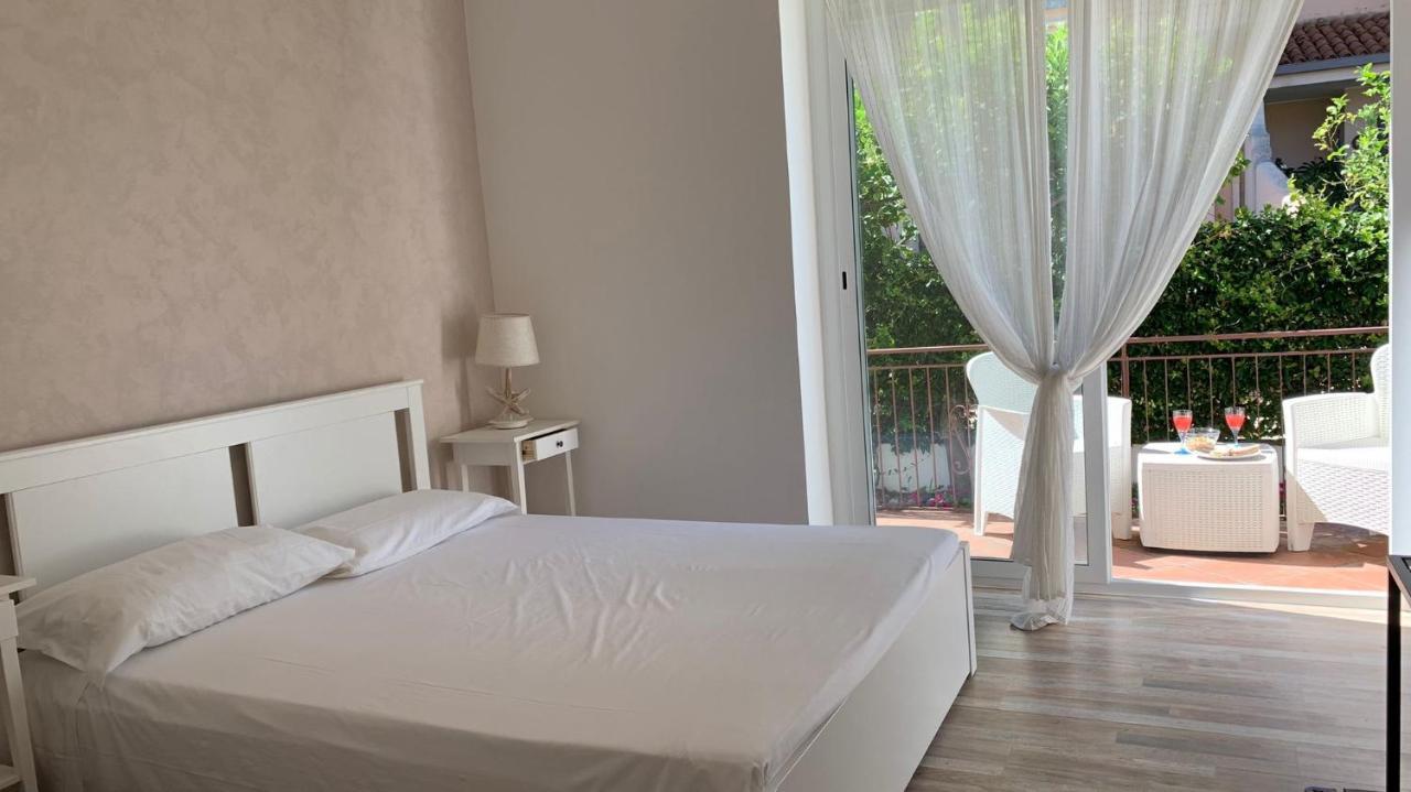 Villa Giuseppina Террачина Экстерьер фото
